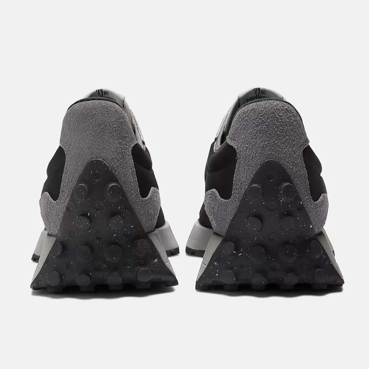New Balance Sneakers<327 Mens