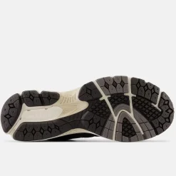 New Balance Sneakers<2002 V1 Unisex