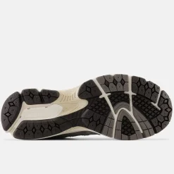 New Balance Sneakers<2002 V1 Womens