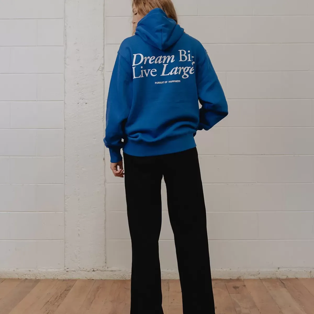 Pursuit of Happiness Hoodies & Crews<Classic Heavyweight Pullover Sky Unisex