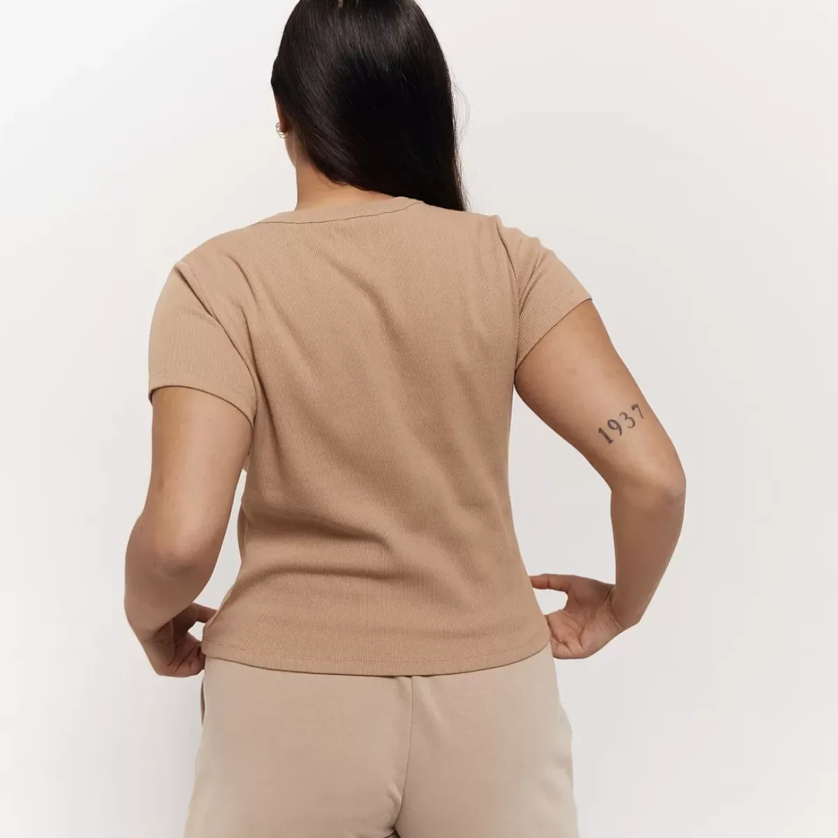 Taylor Sport Tees & Tanks<Essential Rib Tee In Latte