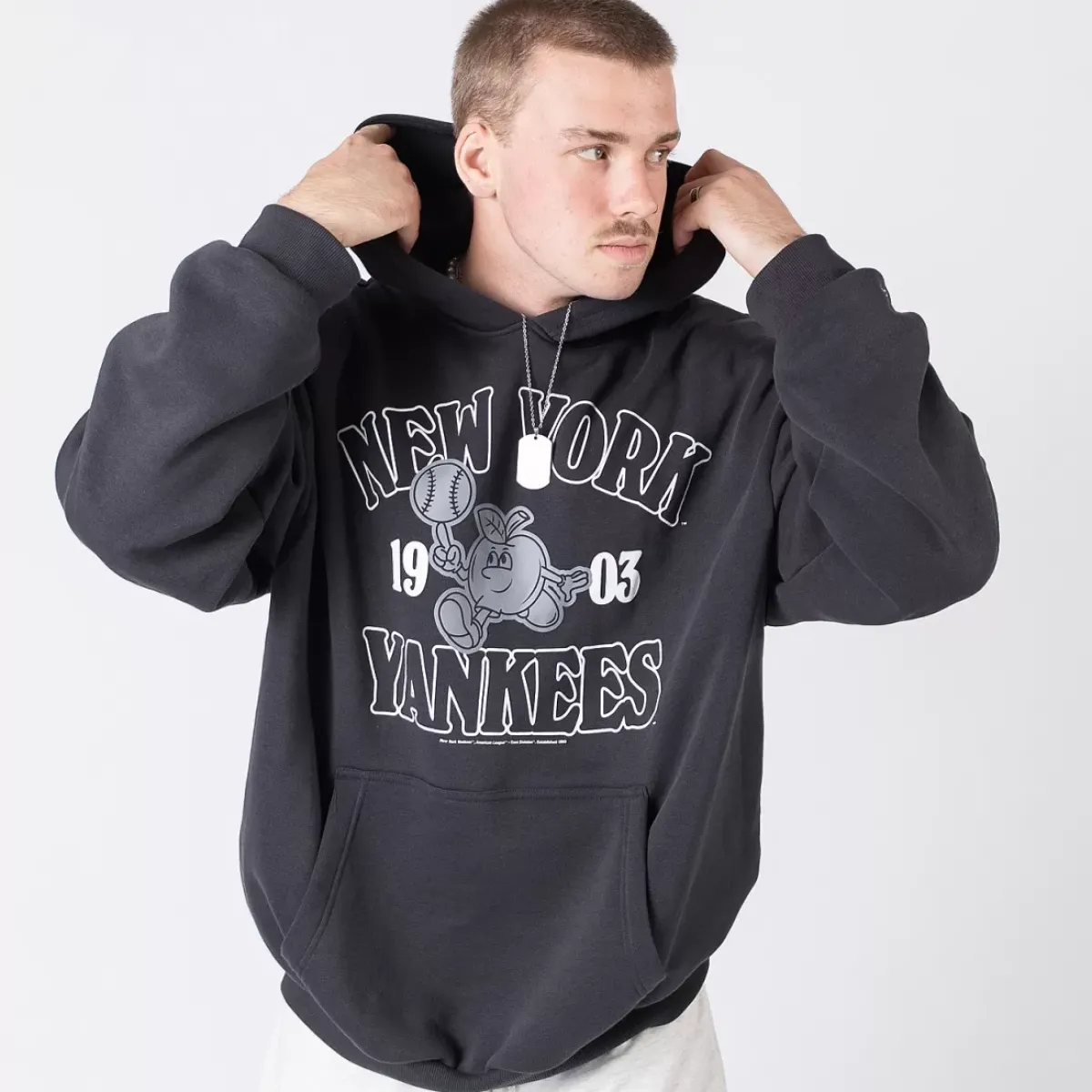 New Era Hoodies & Crews<New York Yankees Oversized Hoodie Unisex