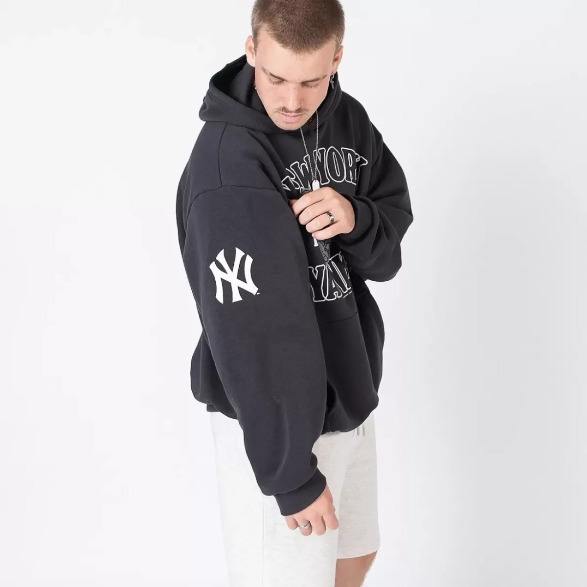 New Era Hoodies & Crews<New York Yankees Oversized Hoodie Unisex