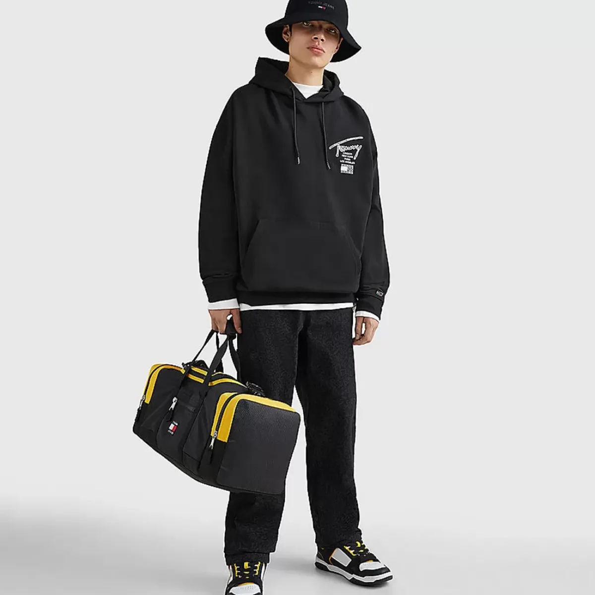 TOMMY HILFIGER Hoodies & Crews<Relaxed Back Logo Terry Hoodie