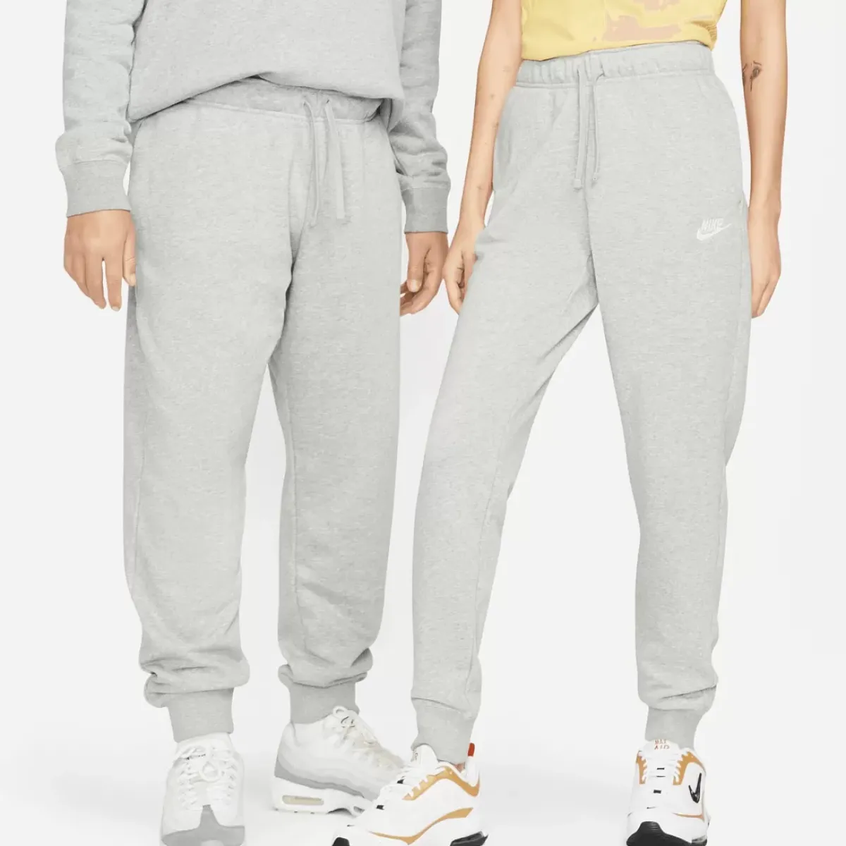 Nike Pants & Sweats<Sportswear Club Fleece Mid-Rise Joggers