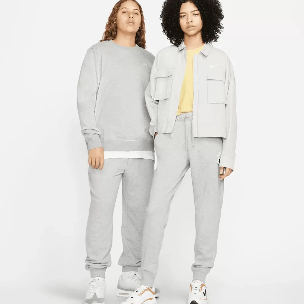 Nike Pants & Sweats<Sportswear Club Fleece Mid-Rise Joggers
