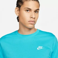 Nike Tees & Singlets<Sportswear Club Tee