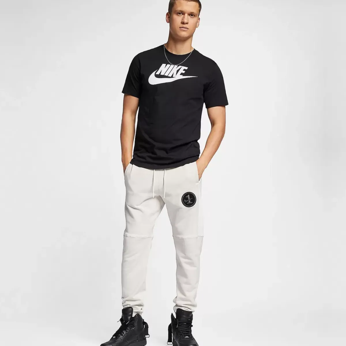 Nike Tees & Singlets<Sportswear Futura T-Shirt