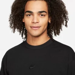 Nike Tees & Singlets<Sportswear Premium Essentials Long-Sleeve Tee