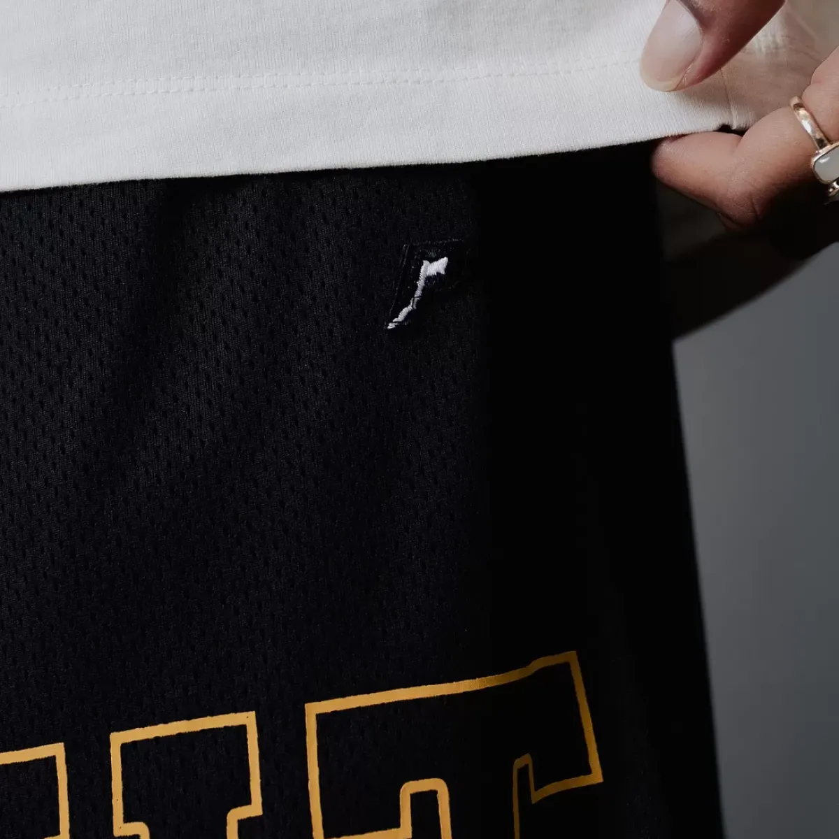 Pursuit of Happiness Shorts<Training Day Short Black Gold