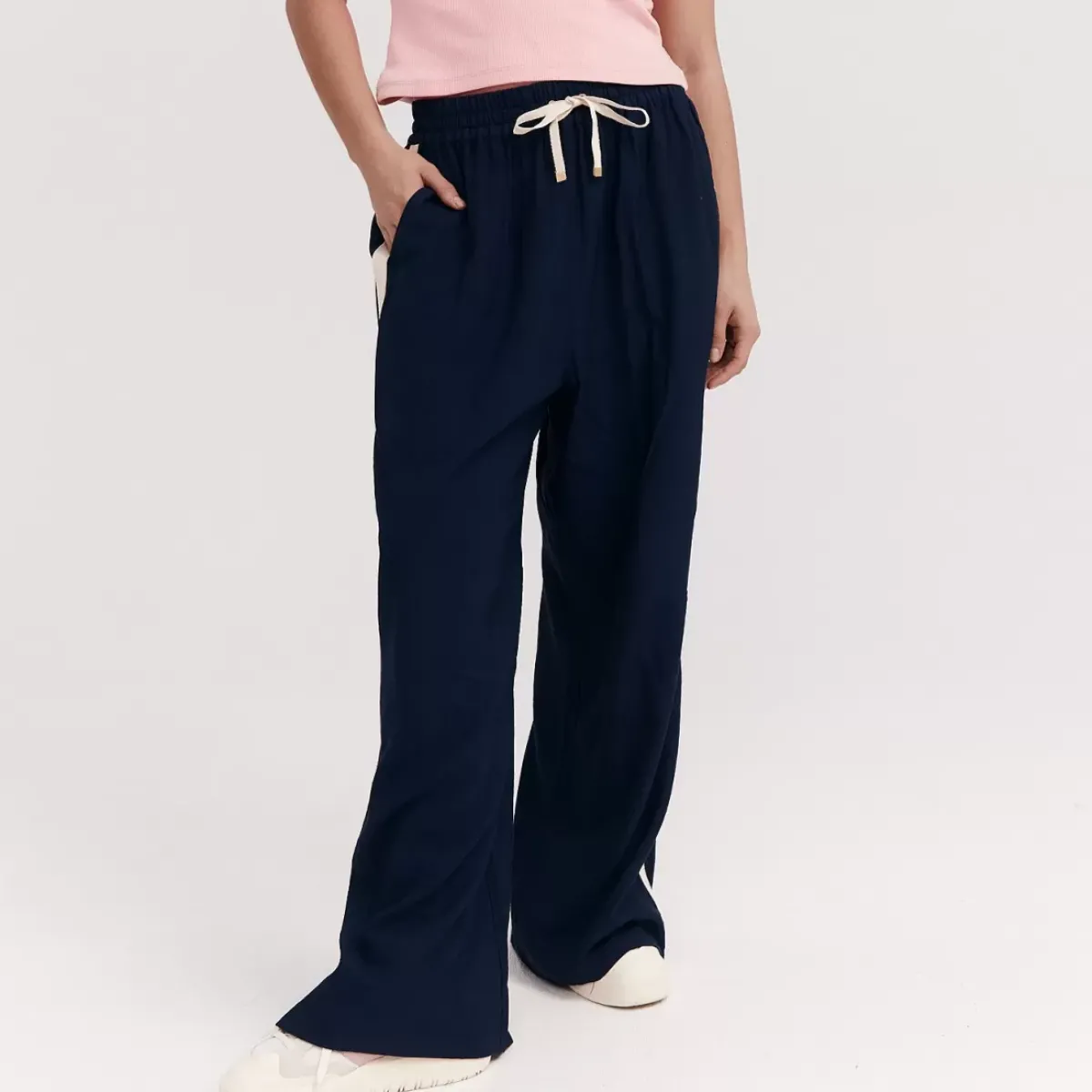 Taylor Sport Pants & Sweats<Weekender Pant In Navy